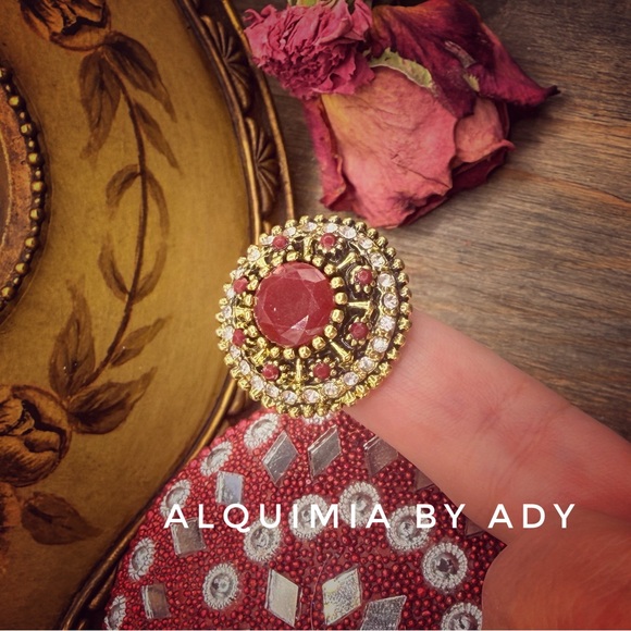 Rhodium golden color Tarnish resistant Crystals BRUTALIST ring - Picture 3 of 3